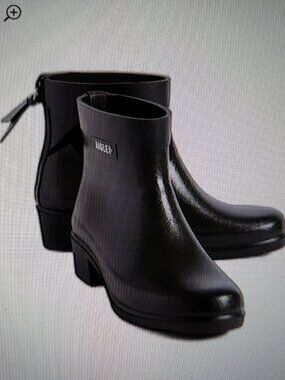 Aigle Myrica rain booties (short) - never worn
